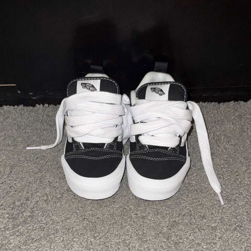 Kids Black and White Vans - Picture 2 of 7